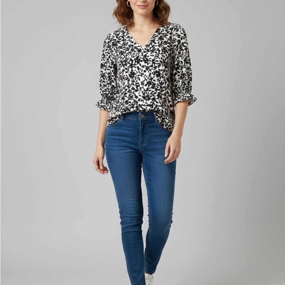 Well Worn Women's Black and White Patterned Blouse